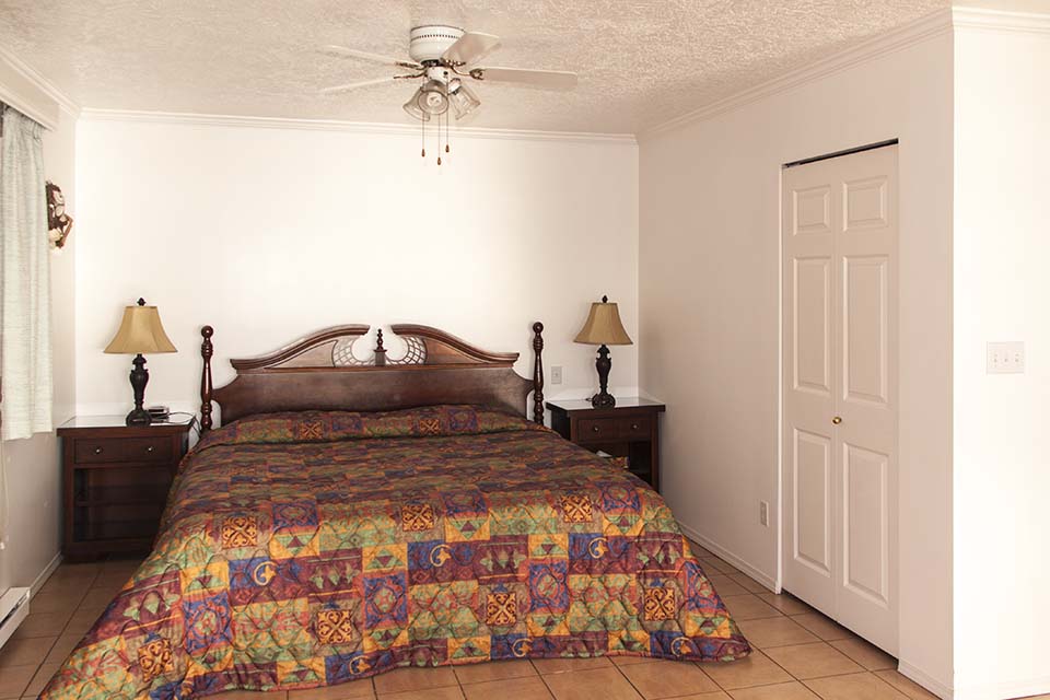 King Size Bed in Cottage 3